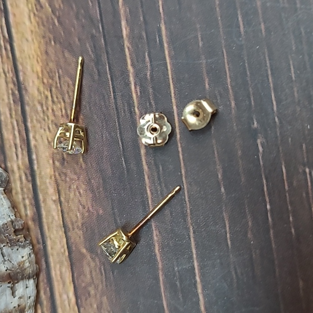 IGI CERTIFIED 18KT YELLOW GOLD .30TDW STUD EARRINGS - Picture 7 of 11